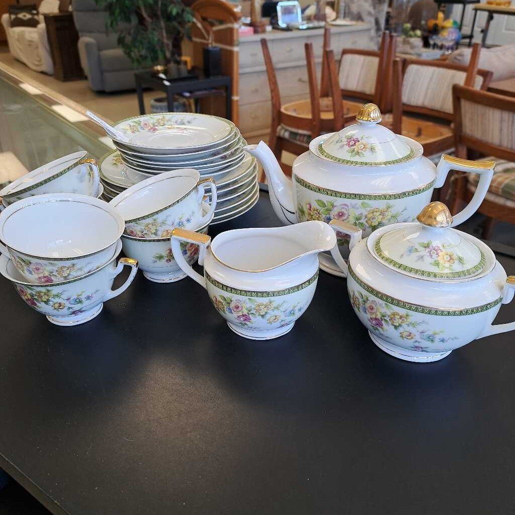 Vintage 20 Piece Sakura Bone China W/Gold Trim