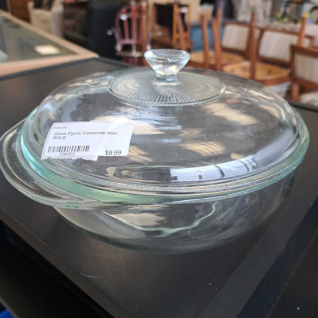 Glass Pyrex Casserole Dish W/Lid