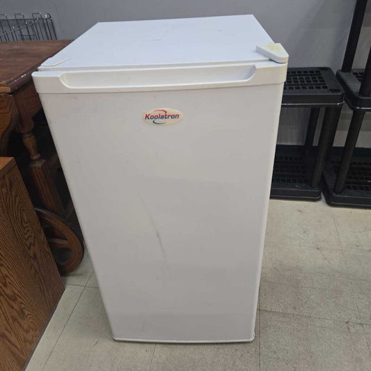 Koolatron cool compact fridge (Tested)