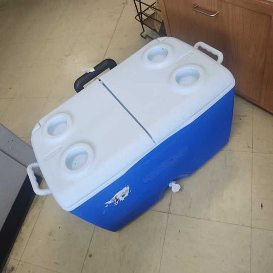 Rubbermaid Cooler