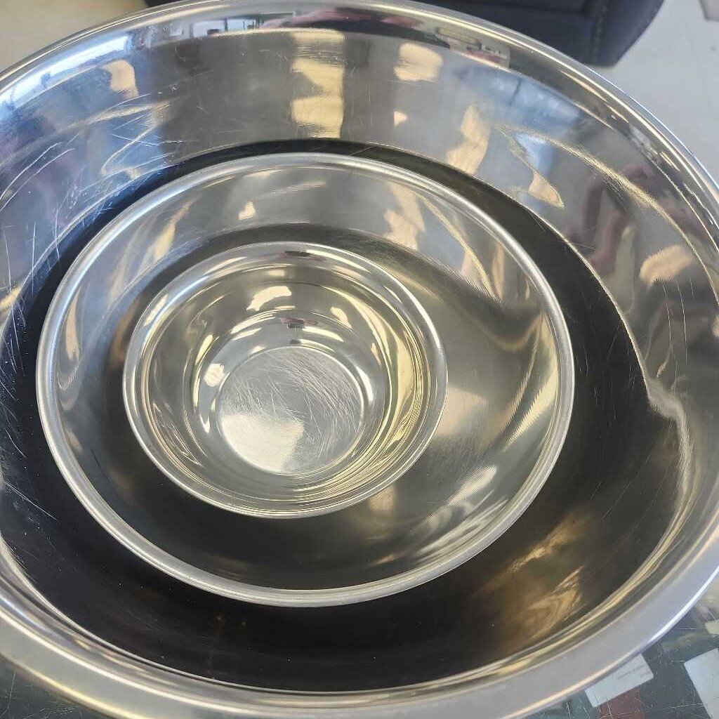 Set Of Three Stainless Mixing Bowls