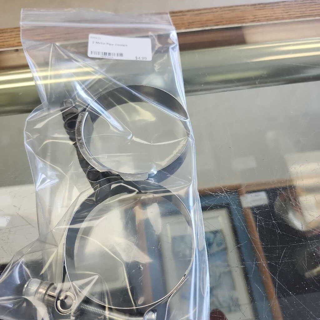 2 Metal Pipe Clamps