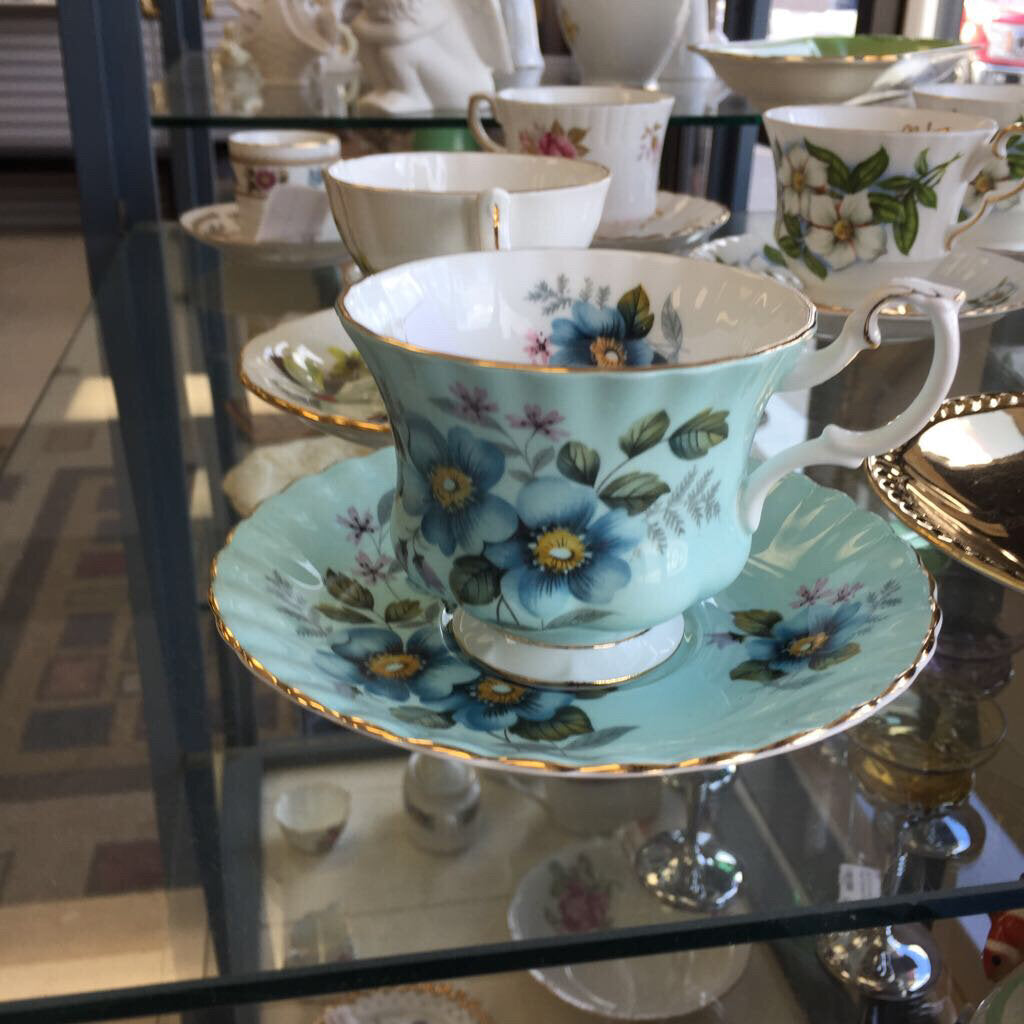 floral light blue tea cup