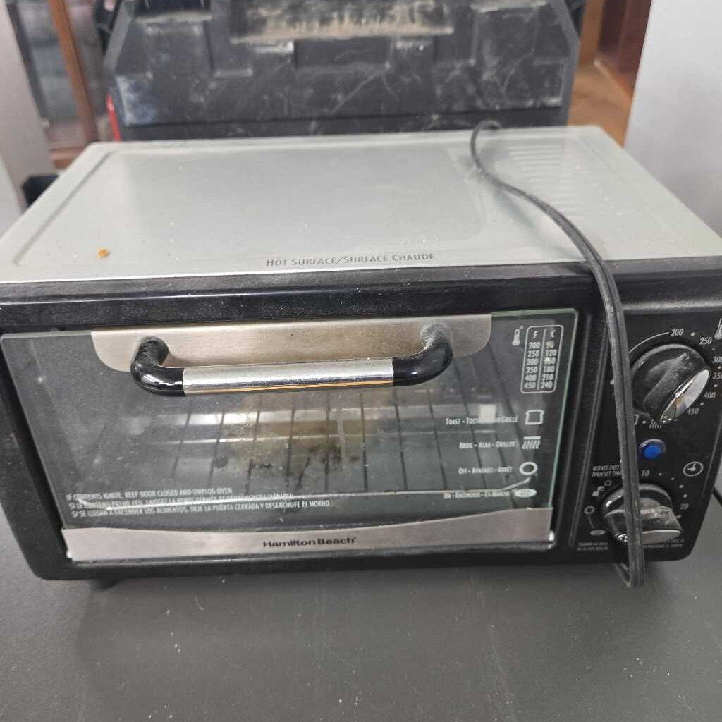 Hamilton Beach Toaster Oven (Tested)