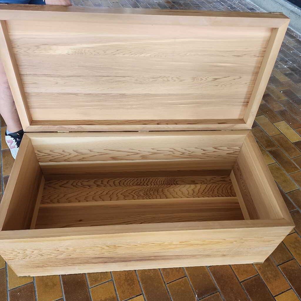 Wooden Oak Trunk