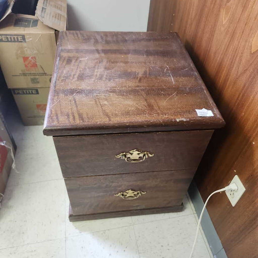 Vintage Hekman 2 Drawer Side Table