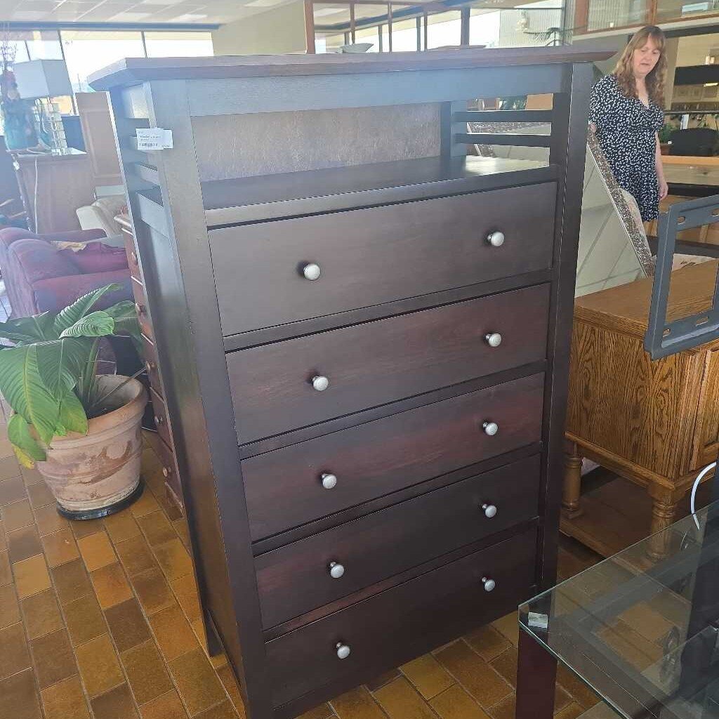 Wooden 5 Drawer Dresser
