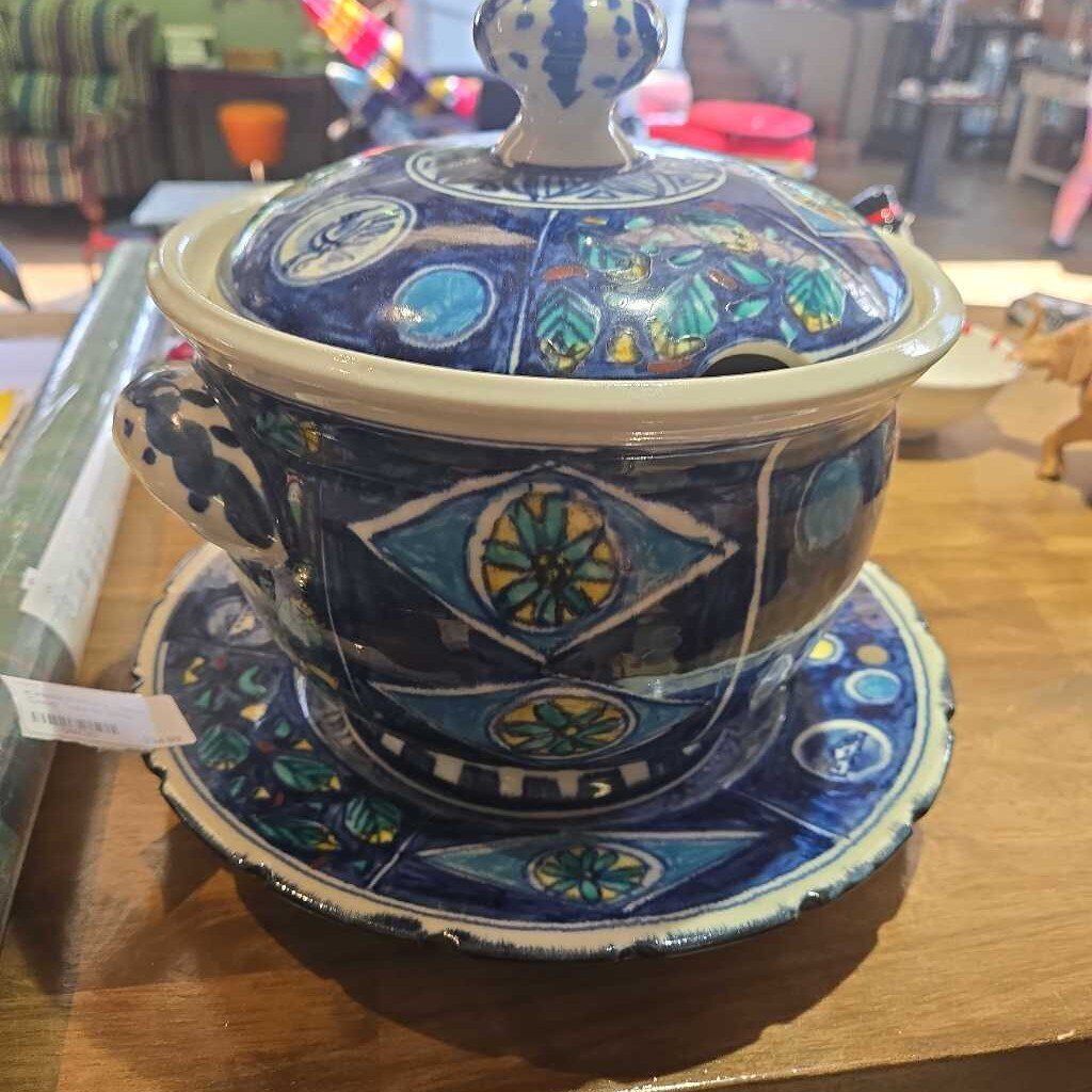 Kinichi Pottery Lidded Soup Tureen With Matching Plate