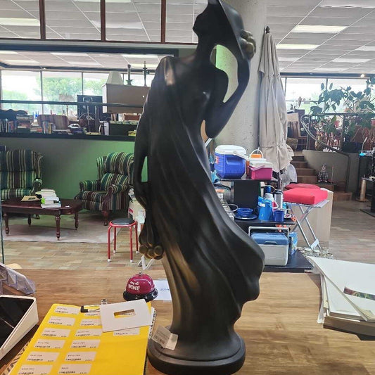 Le Chapeau Sculpture By David Fisher