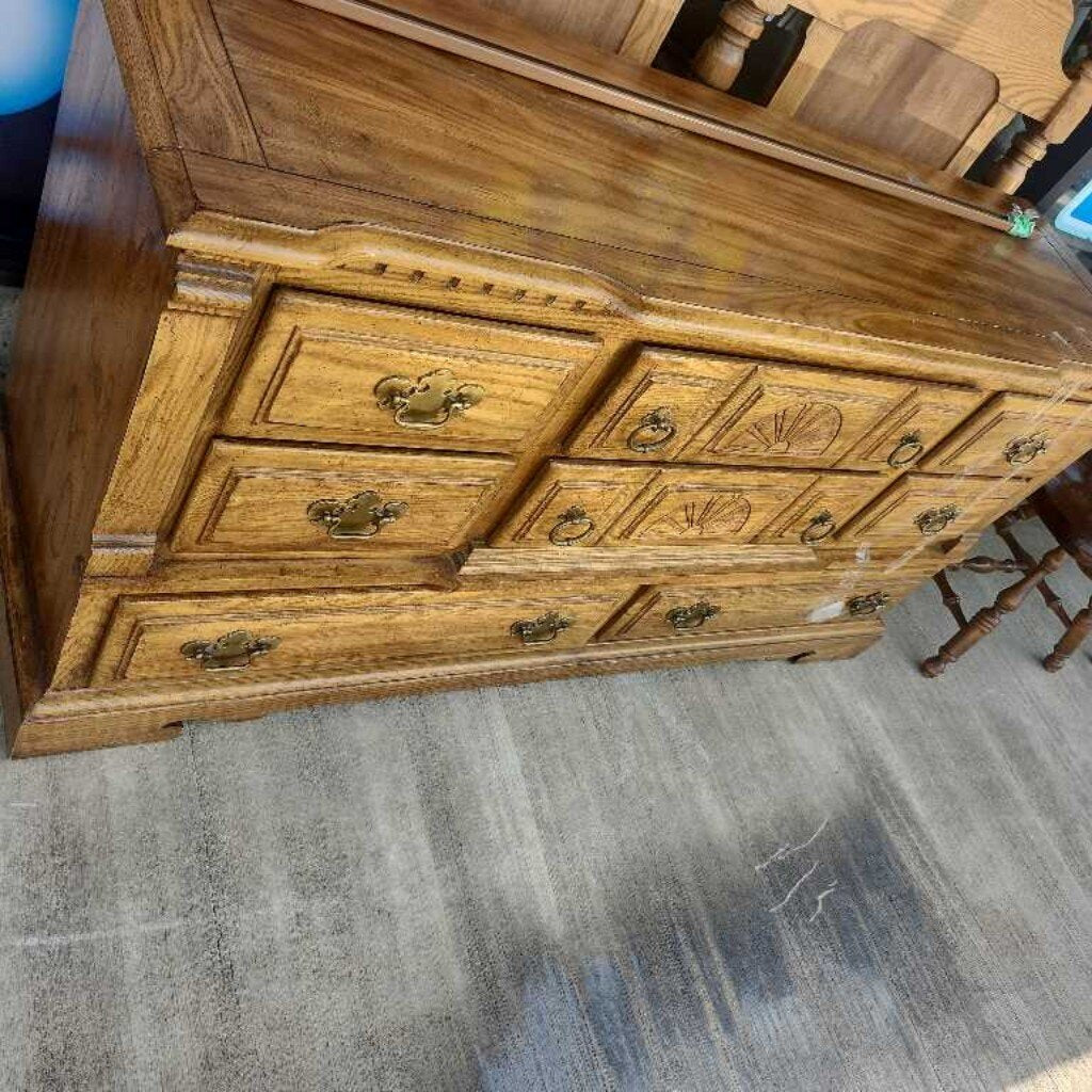 8 Drawer Oak Dresser W/Mirror