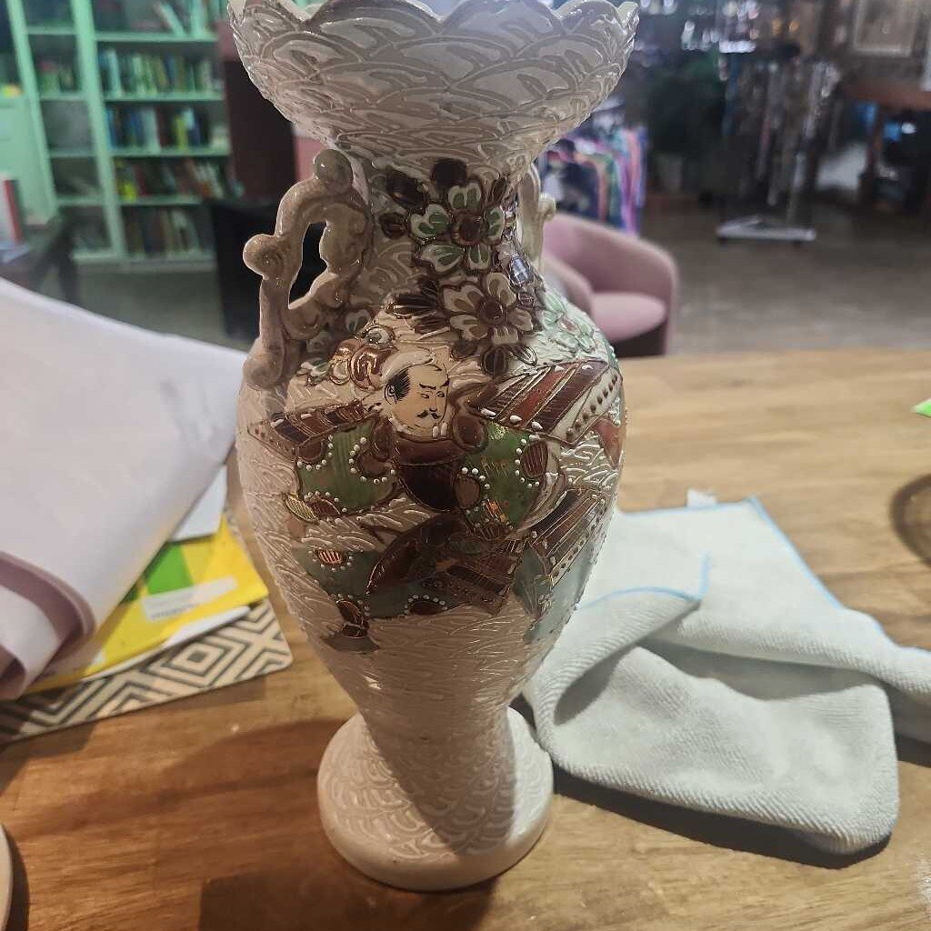 Japanese Satuma Moriage Vase