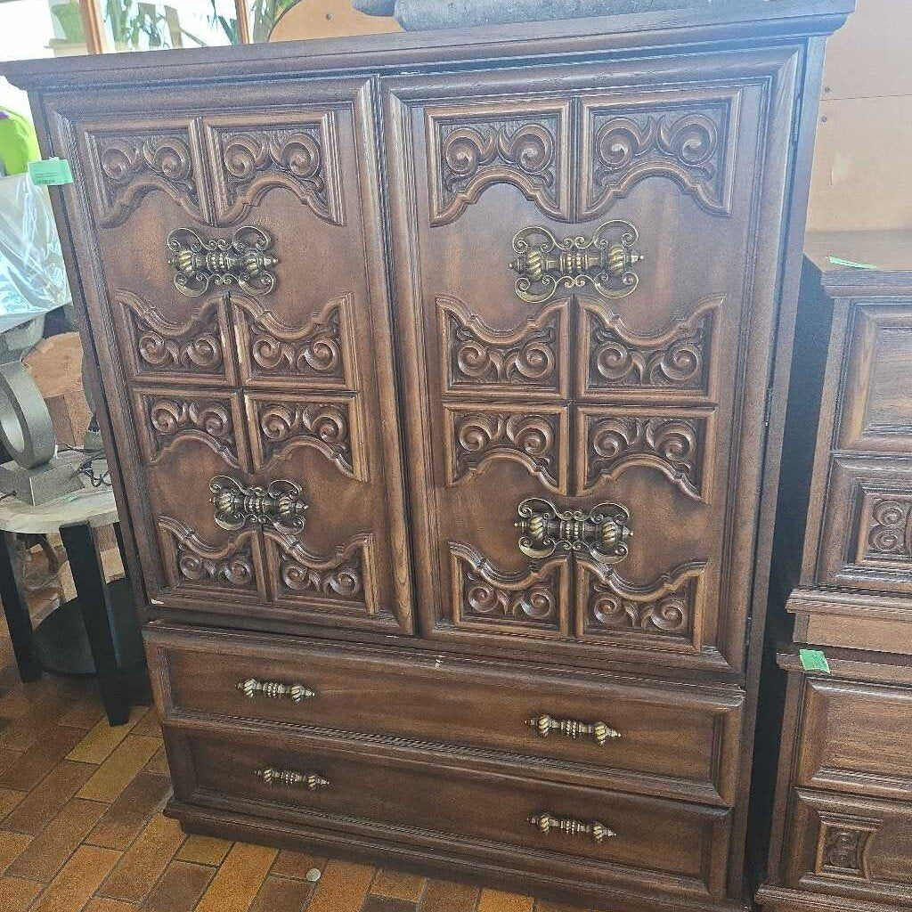 Vintage Wooden Armoire/Wardrobe Cabinet