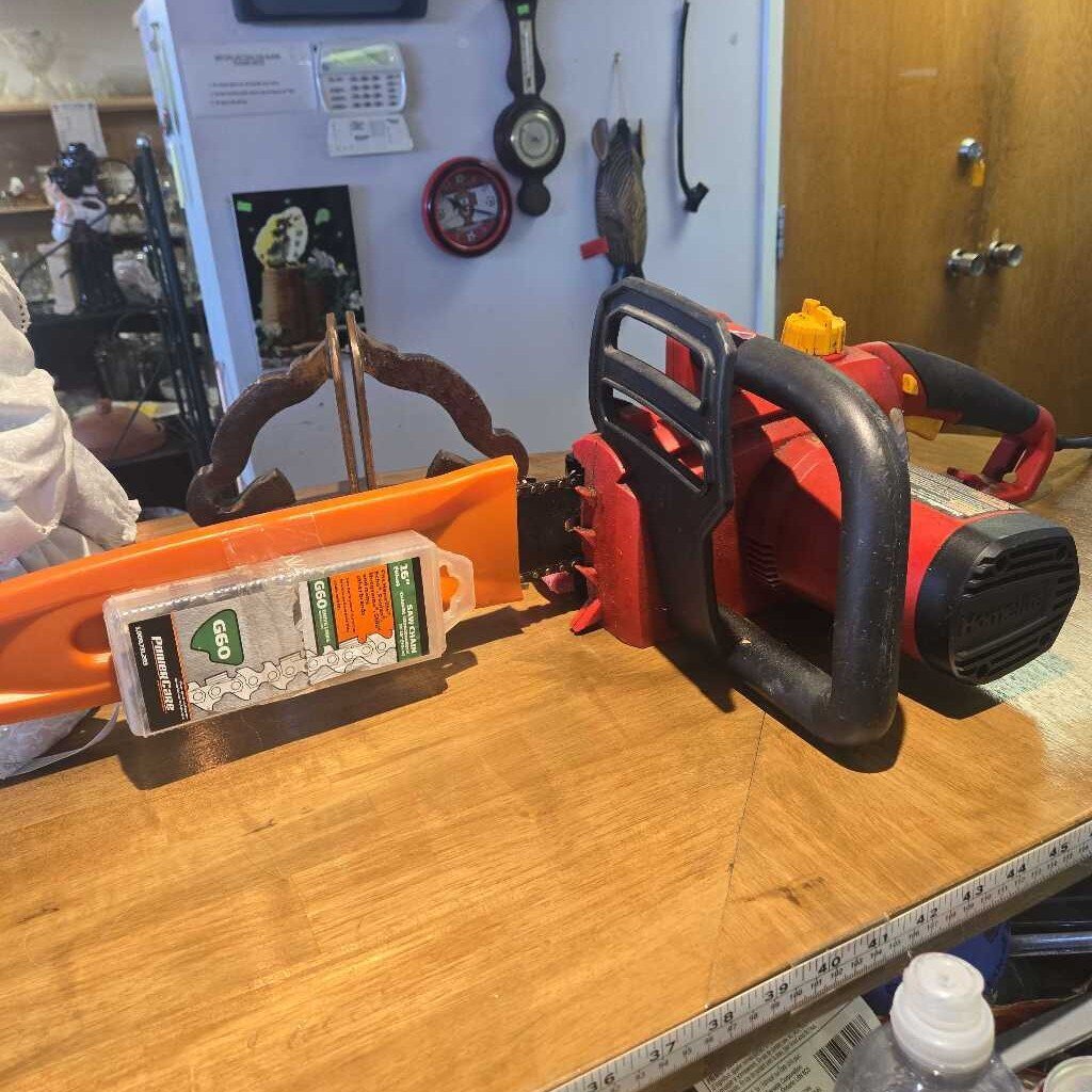Homelite Chainsaw With Spare Chain