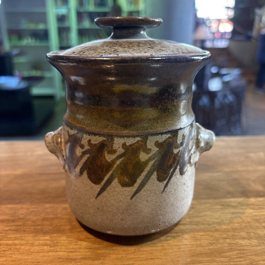 Pottery jar
