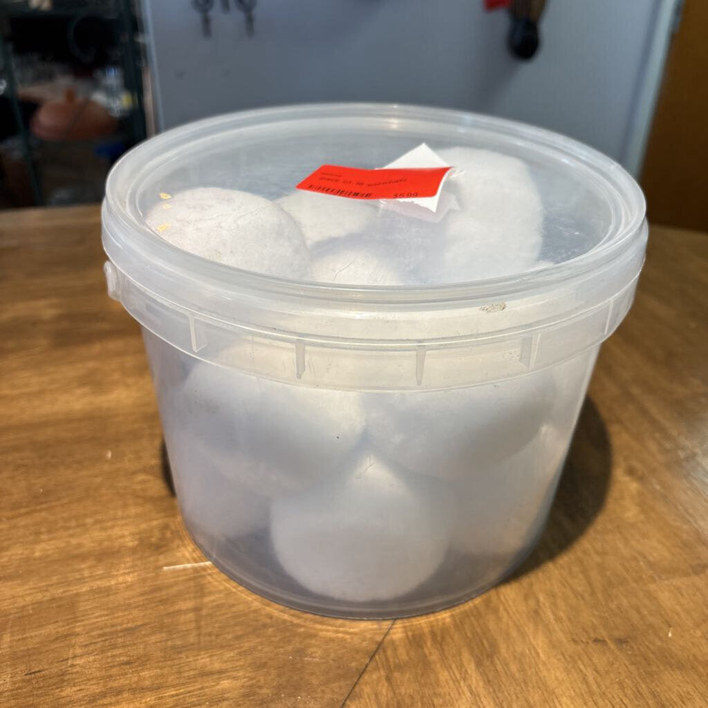 pack of 16 snowballs